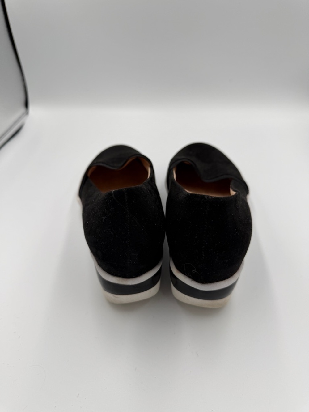 Kenneth Cole Reaction Women’s Size 9 Black Suede Slip-On Flats Shoes Sneakers - Picture 5 of 8